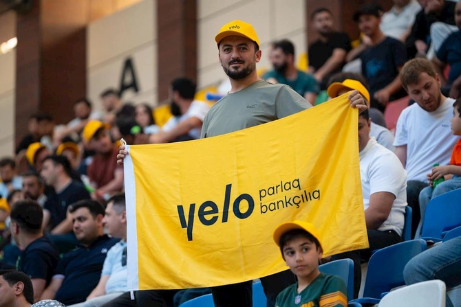 Yelo Bank şirkətlərarası futbol liqasının çempionu olub — FOTOLAR