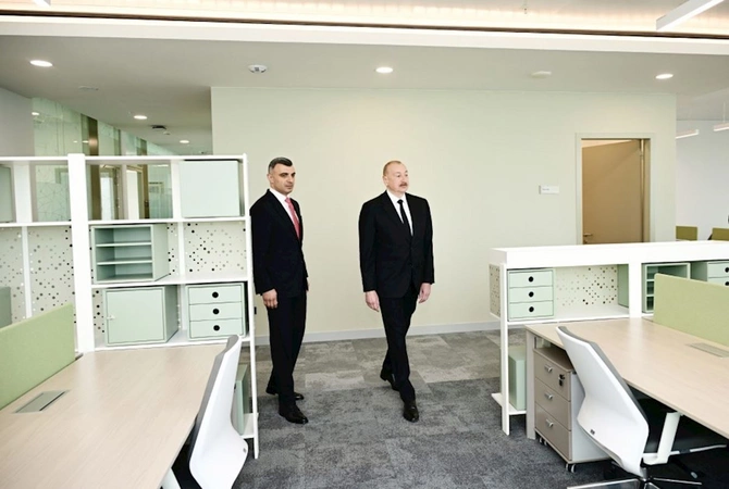 İlham Əliyev Mərkəzi Bankın yeni binasının açılışında iştirak edib — FOTOLAR