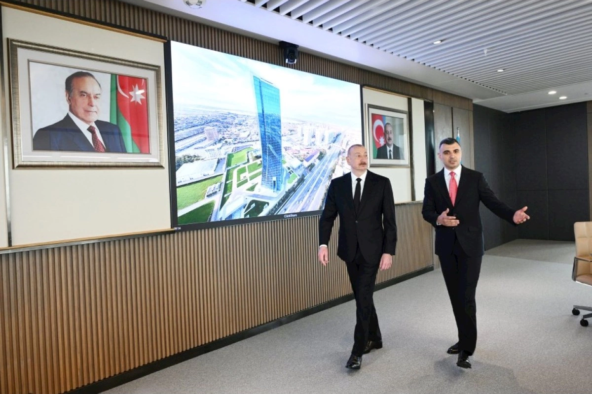 İlham Əliyev Mərkəzi Bankın yeni binasının açılışında iştirak edib — FOTOLAR
