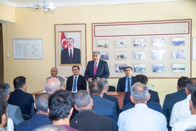 İcra başçısı Yolüstü kənd sakinləri ilə görüşdü — FOTO