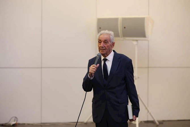 Türk dillərinin inkişaf dinamikası ilə bağlı müzakirə aparıldı — FOTOLAR