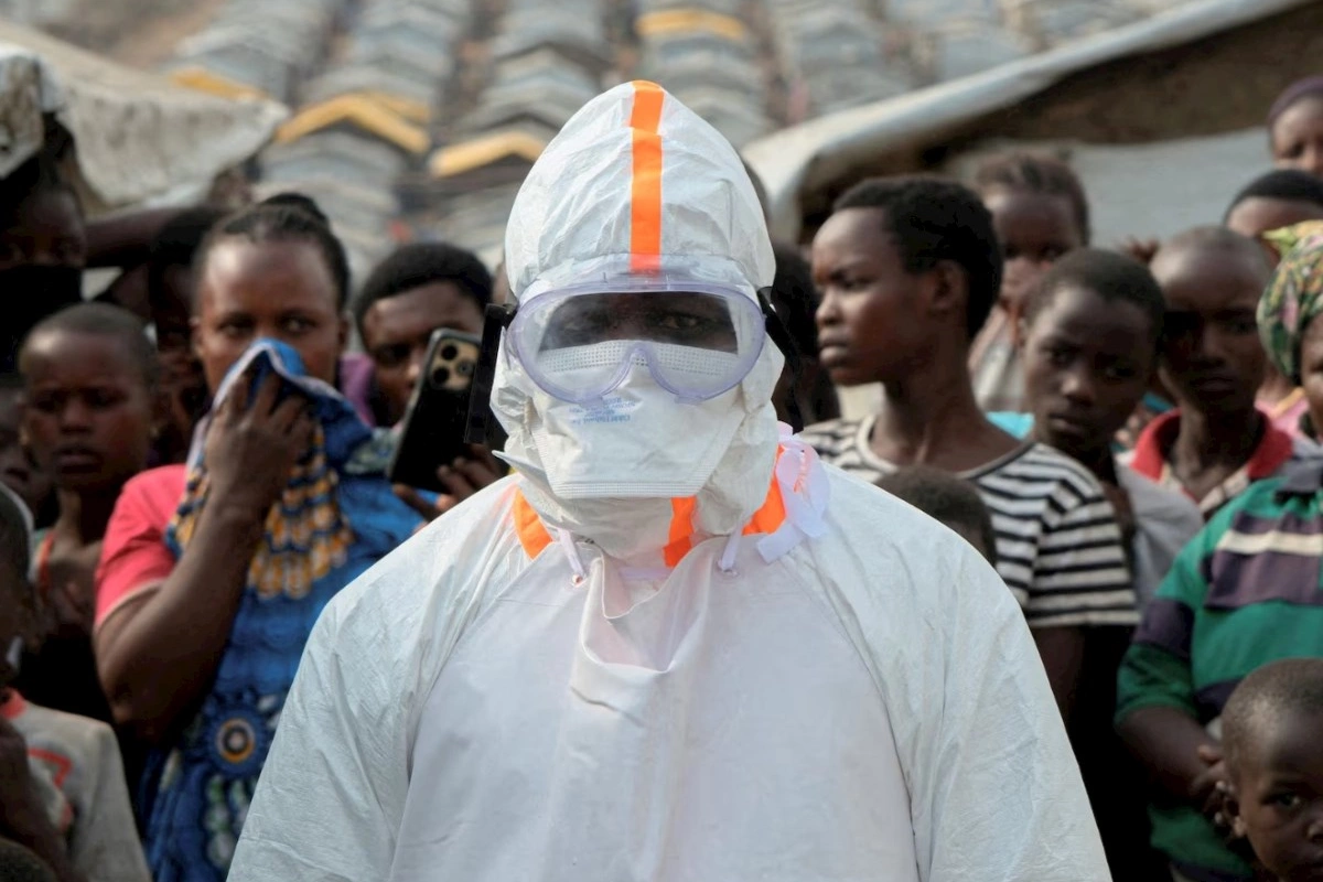 Ebola yenidən sürətlə yayılır: ÜST həyəcan təbili çalır