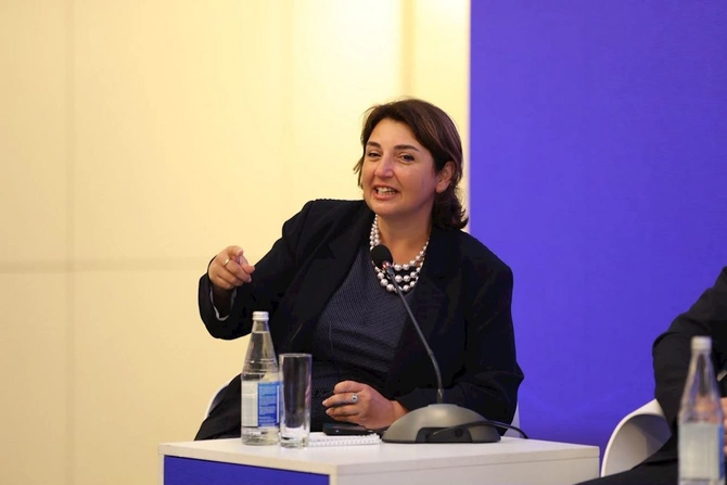 Türk dillərinin inkişaf dinamikası ilə bağlı müzakirə aparıldı — FOTOLAR