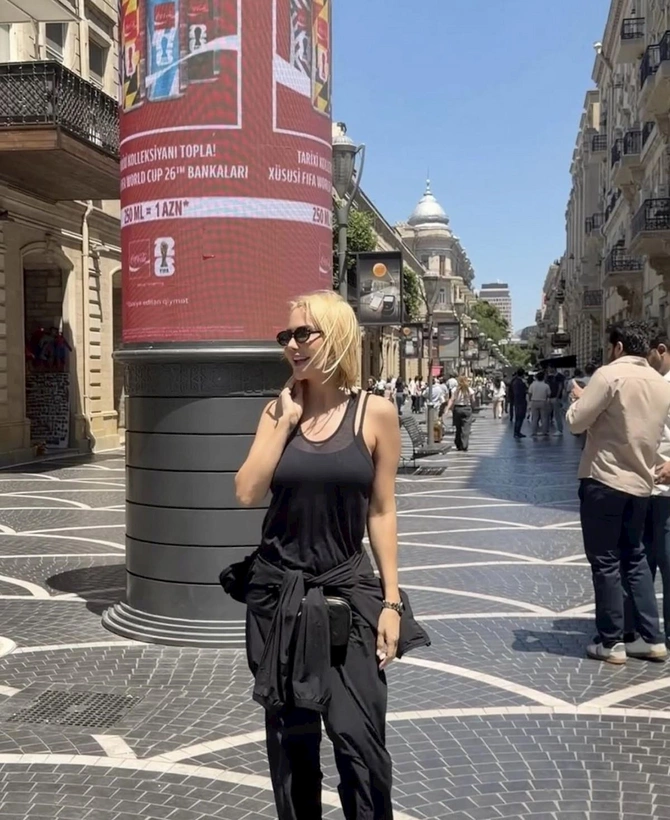Ece Erken Bakıda — FOTOLAR