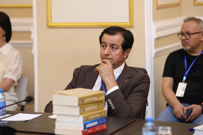 Türk dünyası və beynəlxalq elmi əməkdaşlıq mövzusunda panel müzakirəsi keçirilib — FOTOLAR Türk dünyası və beynəlxalq elmi əməkdaşlıq mövzusunda panel müzakirəsi keçirilib — FOTOLAR