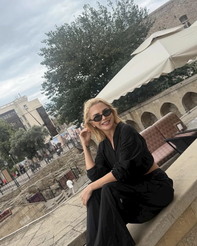 Ece Erken Bakıda — FOTOLAR
