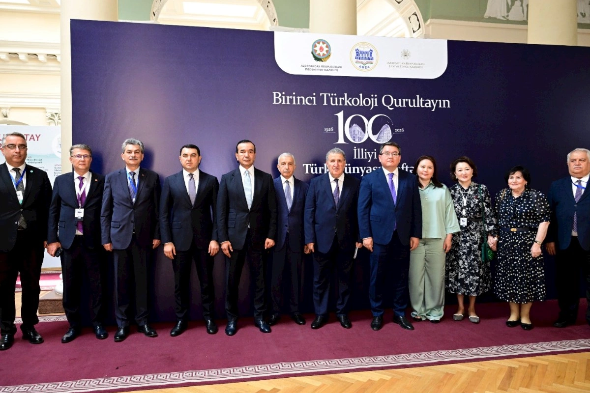 Birinci Türkoloji Qurultaya həsr olunan beynəlxalq konqres İsmailiyyə binasında davam etdi — FOTOLAR