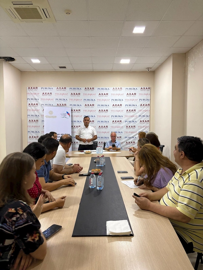 “Azərbaycan əleyhinə hibrid təhdidlərə qarşı əhalinin sayıqlığının artırılması” mövzusunda ictimai müzakirə keçirilib — FOTOLAR “Azərbaycan əleyhinə hibrid təhdidlərə qarşı əhalinin sayıqlığının artırılması” mövzusunda ictimai müzakirə keçirilib — FOTOLAR