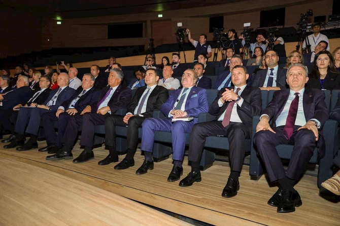 Türk Dünyası Həftəsində türk əməkdaşlıq təşkilatlarının fəaliyyəti müzakirə olundu — FOTOLAR