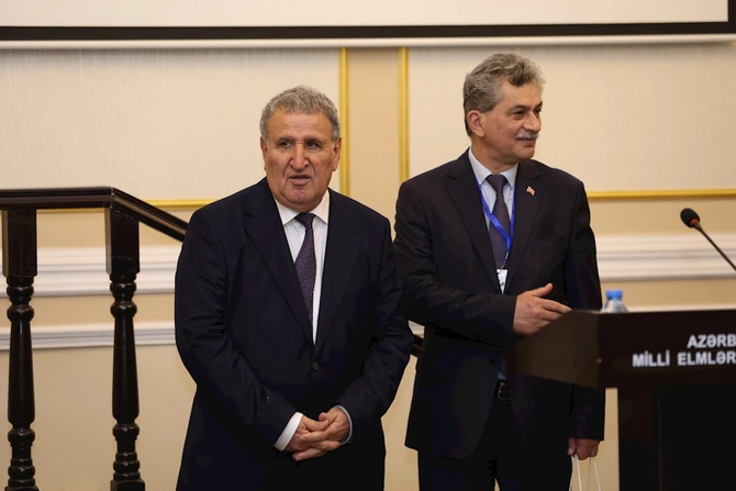 Türk dünyası və beynəlxalq elmi əməkdaşlıq mövzusunda panel müzakirəsi keçirilib — FOTOLAR Türk dünyası və beynəlxalq elmi əməkdaşlıq mövzusunda panel müzakirəsi keçirilib — FOTOLAR