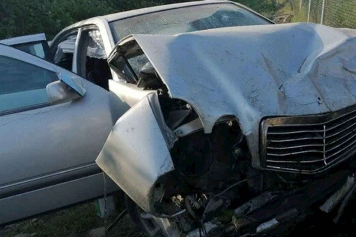 Qadın sürücü qəza törətdi: Azyaşlı övladı öldü