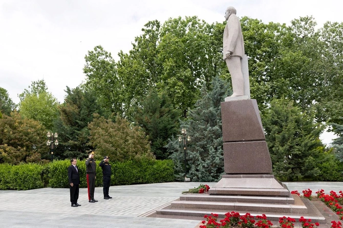 Vilayət Eyvazov rəislərə tapşırıqlar verdi — FOTOLAR