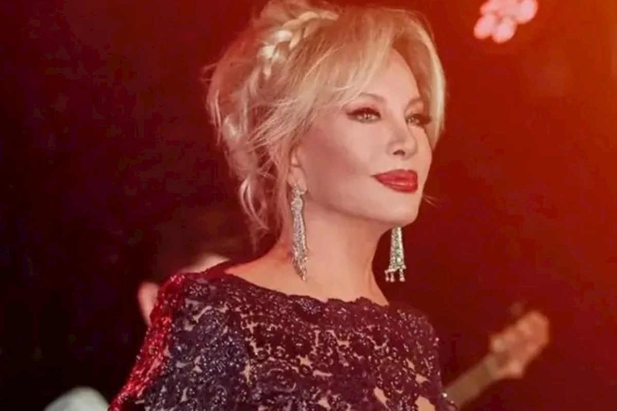 Emel Sayından pərəstişkarlarını məyus edən xəbər