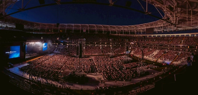 İstanbulda möhtəşəm konsert: 140 mindən çox sənətsevər bir araya gəldi — VİDEO/FOTOLAR İstanbulda möhtəşəm konsert: 140 mindən çox sənətsevər bir araya gəldi — VİDEO/FOTOLAR