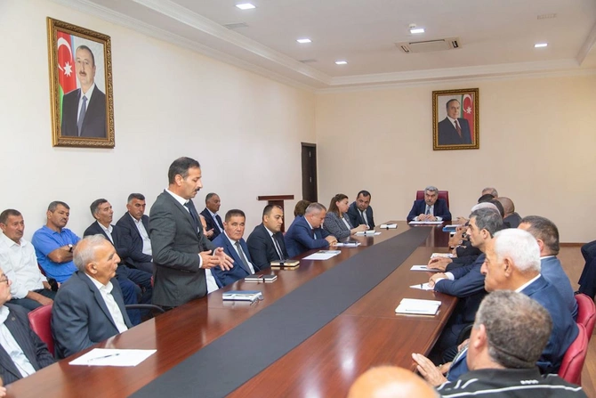Salyanda Dövlət Proqramınnın icrasına həsr olunmuş iclas keçirildi — FOTOLAR