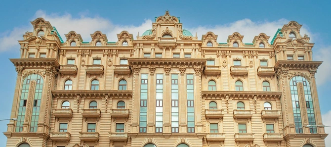 Kristaldan paytaxtın mərkəzində premium yaşayışın simvolu — Royal Residence