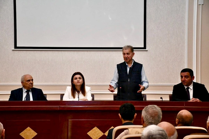 Geologiya İnstitutunda yeni təyinat kollektivə təqdim edildi — FOTOLAR