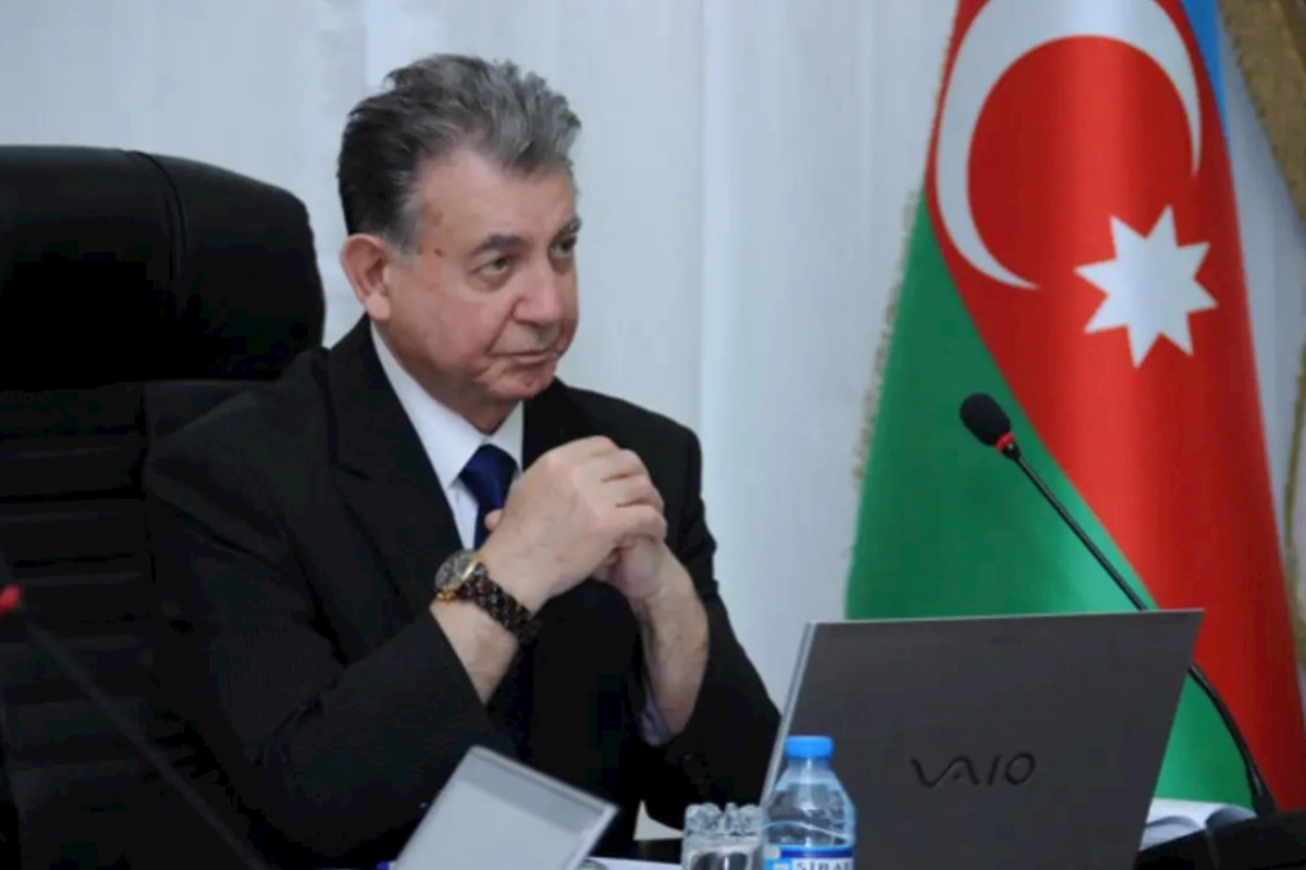 50 il sonra vəzifəsindən gedən alim kimdir