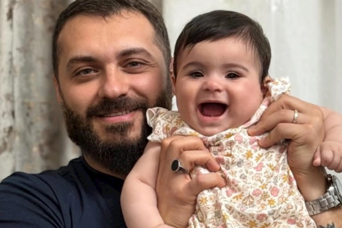 6 aylıq qızı ilə fotolar paylaşdı — FOTOLAR