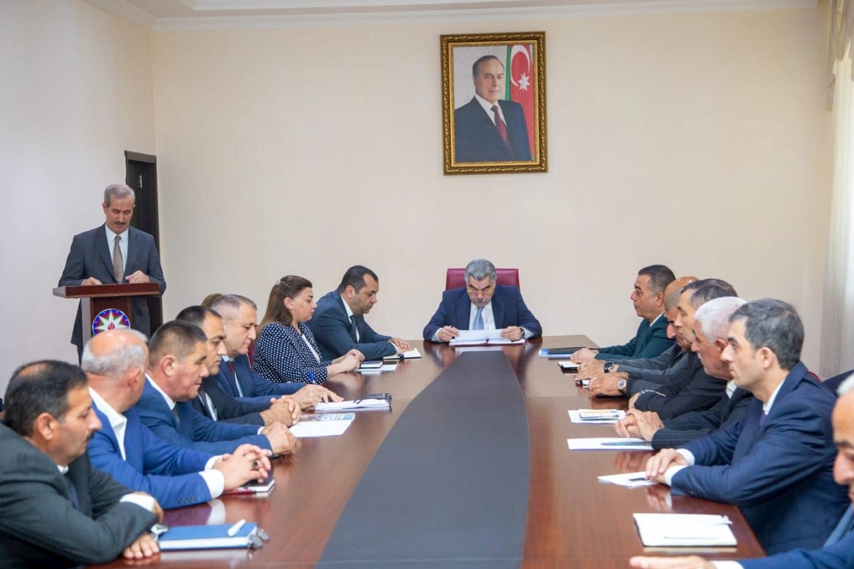 Salyanda Dövlət Proqramınnın icrasına həsr olunmuş iclas keçirildi — FOTOLAR