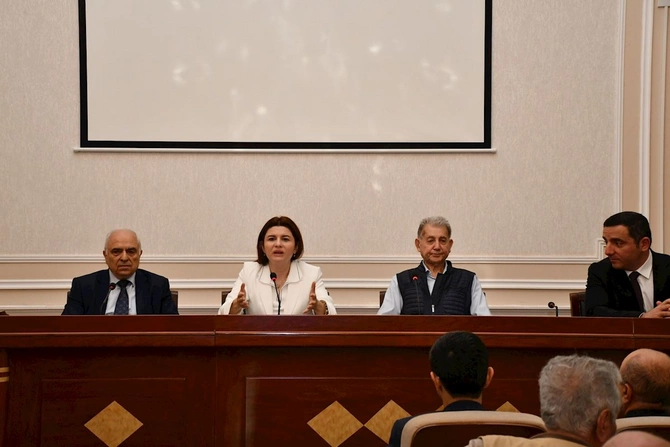 Geologiya İnstitutunda yeni təyinat kollektivə təqdim edildi — FOTOLAR