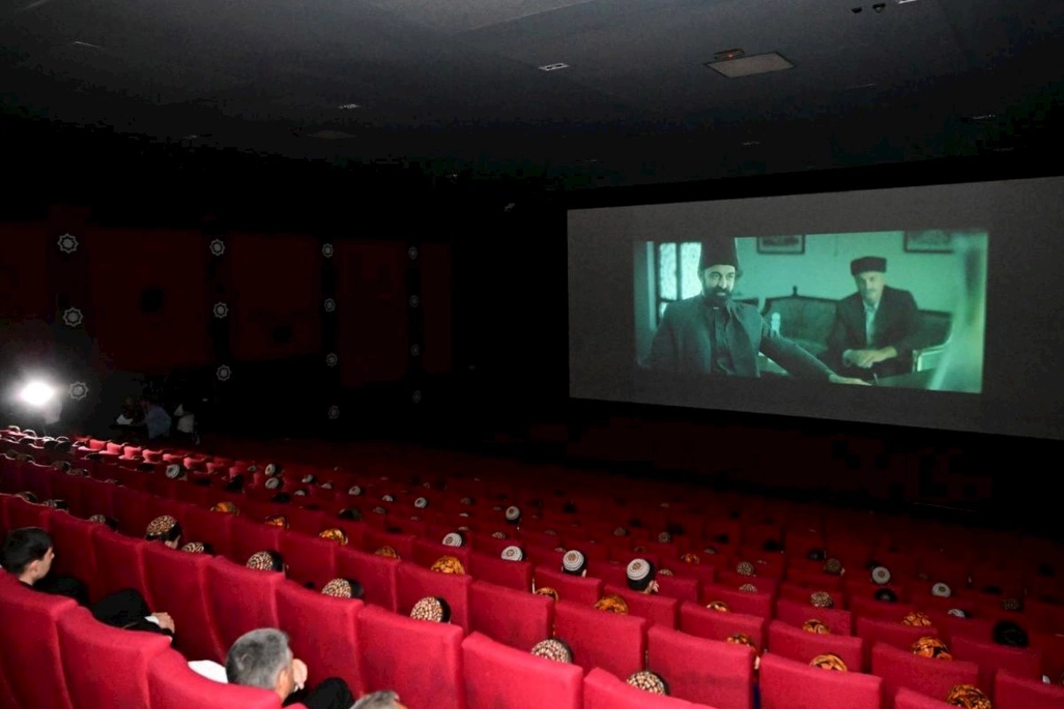 Türkmənistanda Azərbaycan Mədəniyyəti Günləri Tağıyev: Neft bədii filminin nümayişi ilə başladı — FOTOLAR
