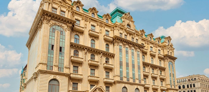 Kristaldan paytaxtın mərkəzində premium yaşayışın simvolu — Royal Residence