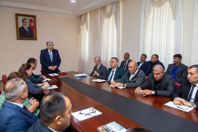 Salyanda Dövlət Proqramınnın icrasına həsr olunmuş iclas keçirildi — FOTOLAR