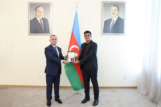 İsrailli tibb mütəxəssisləri Səhiyyə Nazirliyinin mükafatlarına layiq görüldü — FOTOLAR