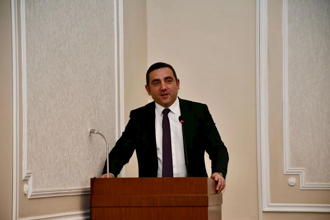 Geologiya İnstitutunda yeni təyinat kollektivə təqdim edildi — FOTOLAR