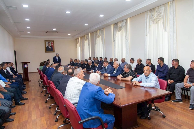 Salyanda Dövlət Proqramınnın icrasına həsr olunmuş iclas keçirildi — FOTOLAR