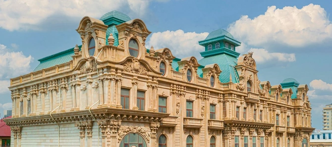 Kristaldan paytaxtın mərkəzində premium yaşayışın simvolu — Royal Residence