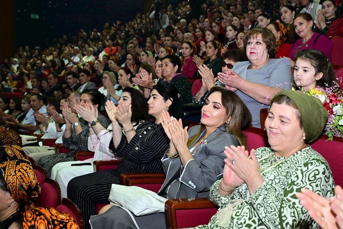Azərbaycan Mədəniyyəti Günləri: Aşqabadda qala-konsert təşkil edilib — FOTOLAR