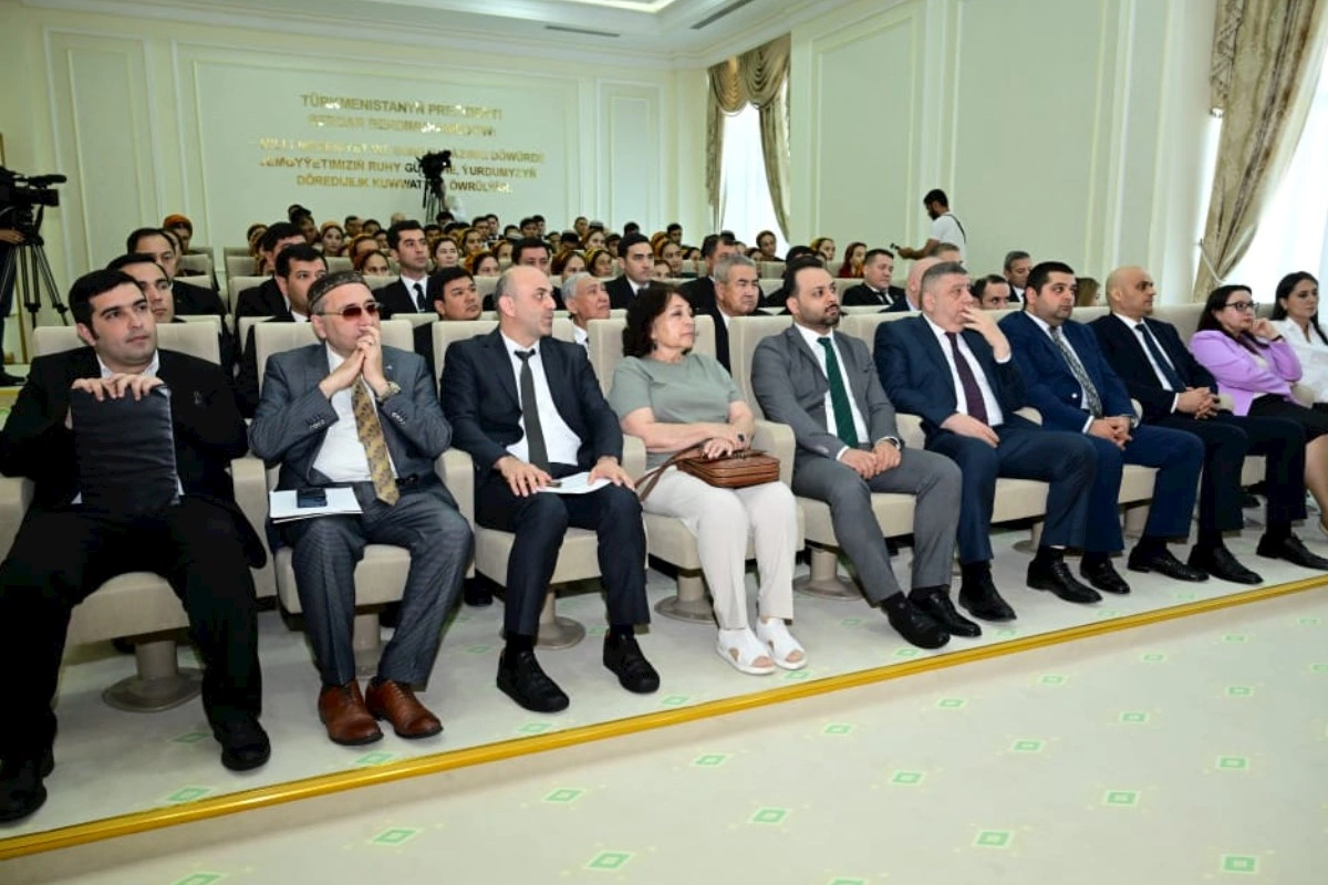 Arkadağda Seyid Əzim Şirvani və Dövlətməmməd Azadinin yaradıcılığına həsr olunan elmi konfrans keçirilib — FOTOLAR