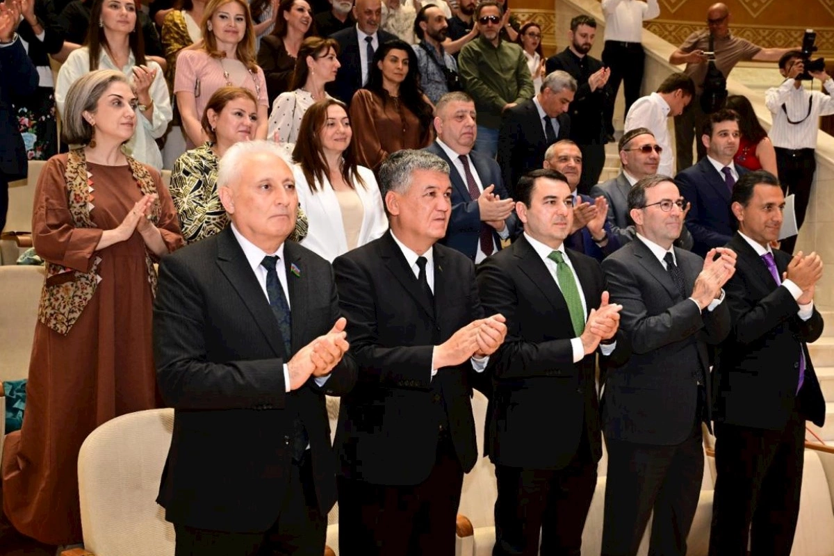 Azərbaycan və Türkmənistan Dövlət Rəqs ansambllarının birgə konserti keçirilib — FOTOLAR