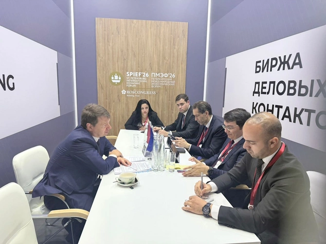 Sankt-Peterburq Beynəlxalq İqtisadi Forumu çərçivəsində görüşlər keçirilib — FOTOLAR