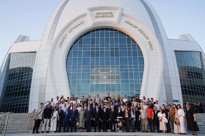 Azərbaycan və Türkmənistan Dövlət Rəqs ansambllarının birgə konserti keçirilib — FOTOLAR Azərbaycan və Türkmənistan Dövlət Rəqs ansambllarının birgə konserti keçirilib — FOTOLAR