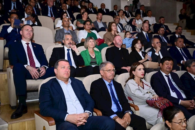 Azərbaycan və Türkmənistan Dövlət Rəqs ansambllarının birgə konserti keçirilib — FOTOLAR Azərbaycan və Türkmənistan Dövlət Rəqs ansambllarının birgə konserti keçirilib — FOTOLAR