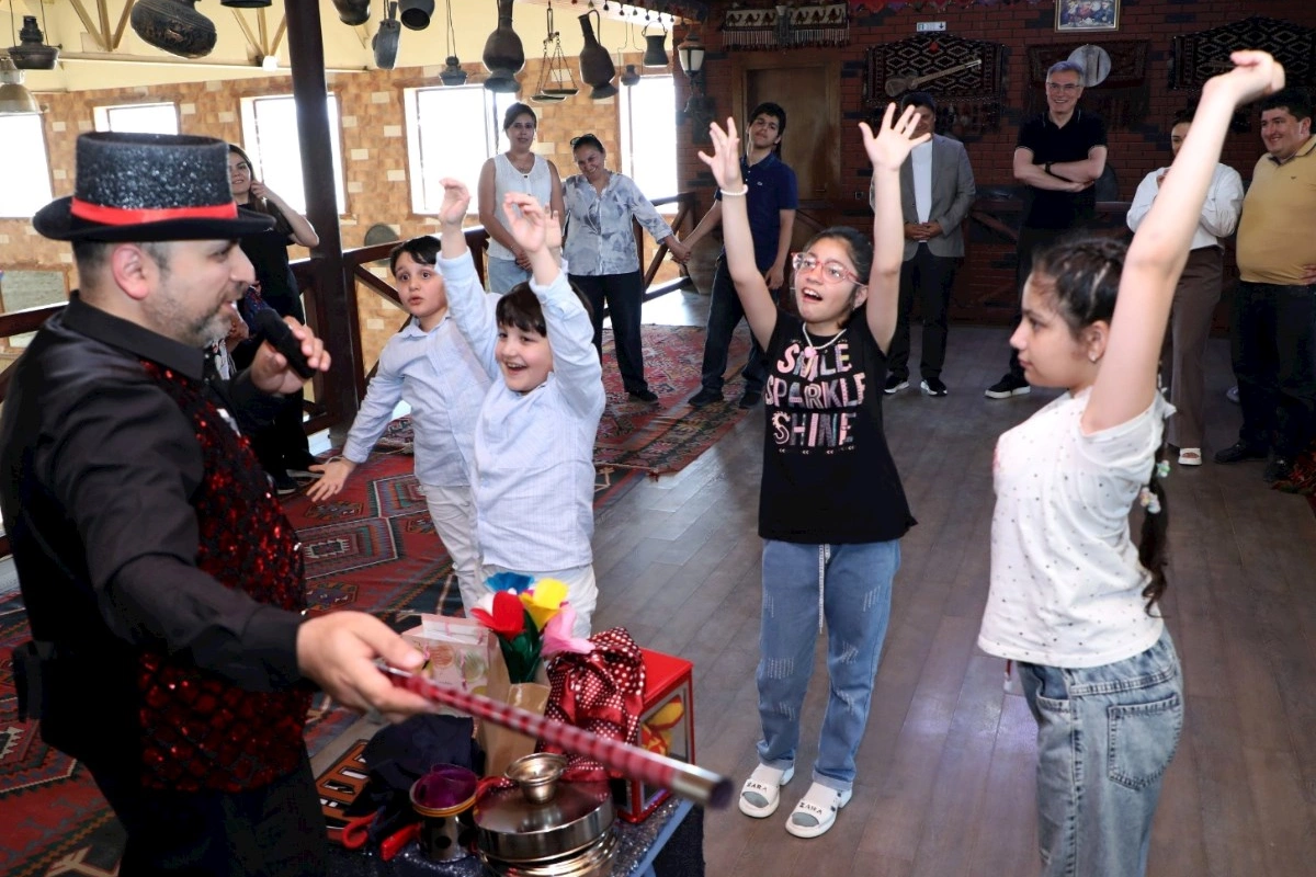 Azəriqaz uşaqları sevindirdi — FOTOLAR