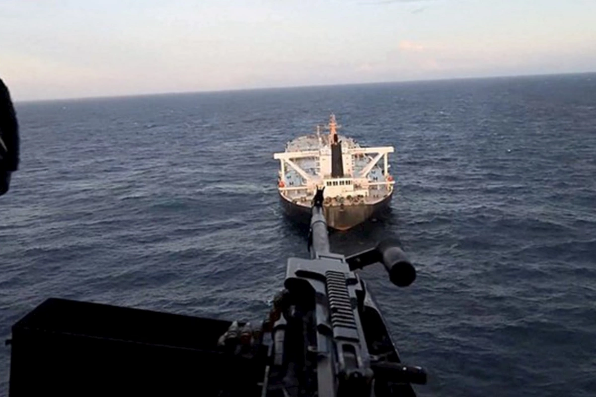 ABŞ İrana gedən tankerə zərbə endirib