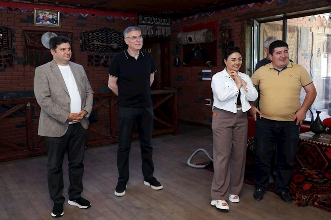 Azəriqaz uşaqları sevindirdi — FOTOLAR Azəriqaz uşaqları sevindirdi — FOTOLAR