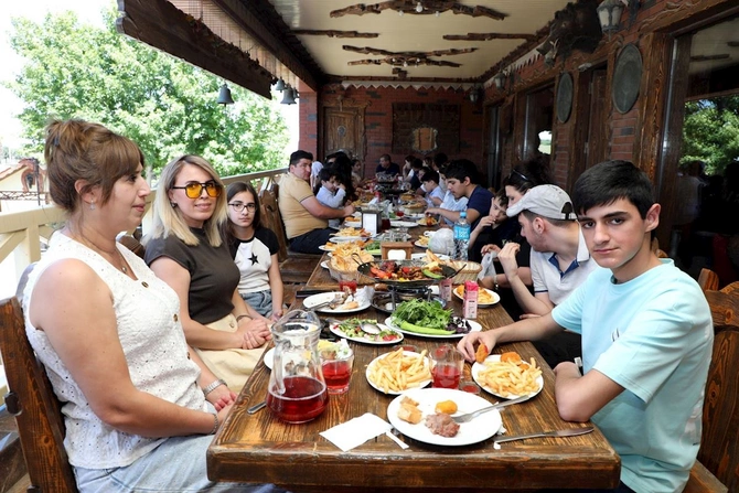 Azəriqaz uşaqları sevindirdi — FOTOLAR Azəriqaz uşaqları sevindirdi — FOTOLAR