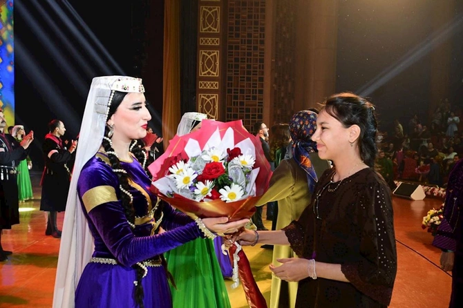 Türkmənistanda Azərbaycan Mədəniyyəti Günləri möhtəşəm konsertlə başa çatdı — FOTOLAR Türkmənistanda Azərbaycan Mədəniyyəti Günləri möhtəşəm konsertlə başa çatdı — FOTOLAR