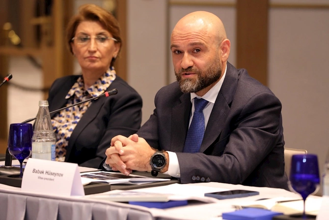 Enerji Dialoqu Platforması təşəbbüsü çərçivəsində gənc media nümayəndələri üçün silsilə məlumatlandırma sessiyalarına start verilib — FOTOLAR Enerji Dialoqu Platforması təşəbbüsü çərçivəsində gənc media nümayəndələri üçün silsilə məlumatlandırma sessiyalarına start verilib — FOTOLAR