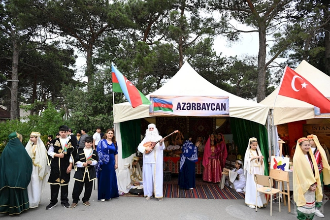 “Türk dünyasına səyahət” - Türk xalqlarının irsi, ortaq mənəvi dəyərləri və qardaşlıq əlaqələri təbliğ olunur— FOTOLAR