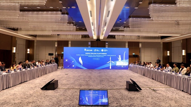 Enerji Dialoqu Platforması təşəbbüsü çərçivəsində gənc media nümayəndələri üçün silsilə məlumatlandırma sessiyalarına start verilib — FOTOLAR Enerji Dialoqu Platforması təşəbbüsü çərçivəsində gənc media nümayəndələri üçün silsilə məlumatlandırma sessiyalarına start verilib — FOTOLAR