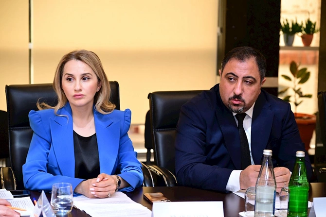 “Uşaqların rəqəmsal təhlükəsizliyi, zərərli asılılıqdan qorunması”: İctimai müzakirə — FOTOLAR