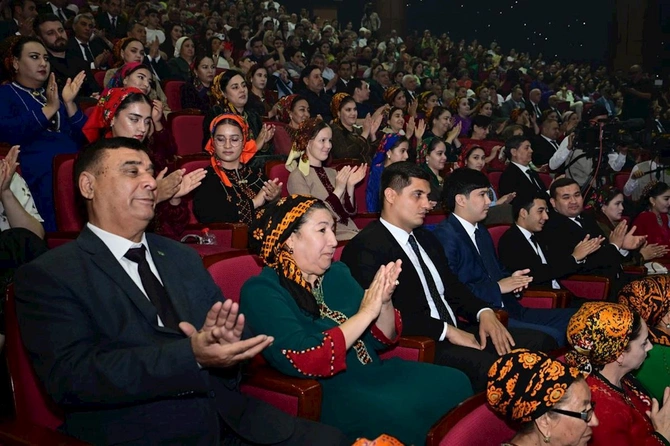 Türkmənistanda Azərbaycan Mədəniyyəti Günləri möhtəşəm konsertlə başa çatdı — FOTOLAR Türkmənistanda Azərbaycan Mədəniyyəti Günləri möhtəşəm konsertlə başa çatdı — FOTOLAR