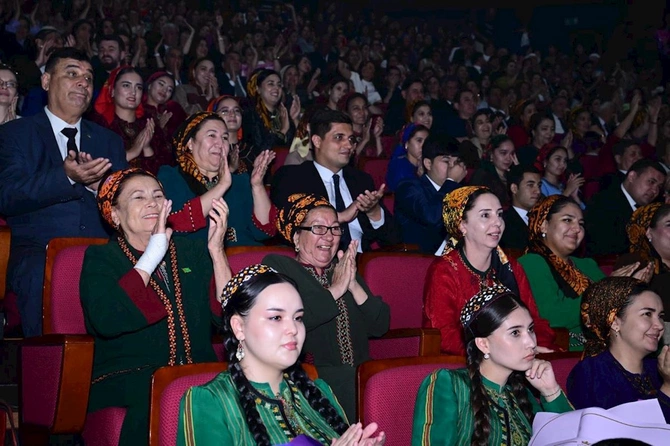 Türkmənistanda Azərbaycan Mədəniyyəti Günləri möhtəşəm konsertlə başa çatdı — FOTOLAR Türkmənistanda Azərbaycan Mədəniyyəti Günləri möhtəşəm konsertlə başa çatdı — FOTOLAR