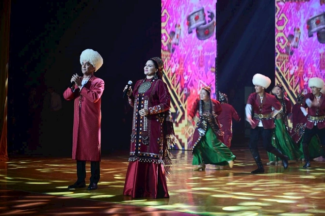 Türkmənistanda Azərbaycan Mədəniyyəti Günləri möhtəşəm konsertlə başa çatdı — FOTOLAR Türkmənistanda Azərbaycan Mədəniyyəti Günləri möhtəşəm konsertlə başa çatdı — FOTOLAR